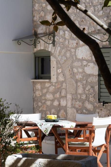 Willa La Casa Di Bella A Tradional Stone House With Barbecue Kariá Zewnętrze zdjęcie
